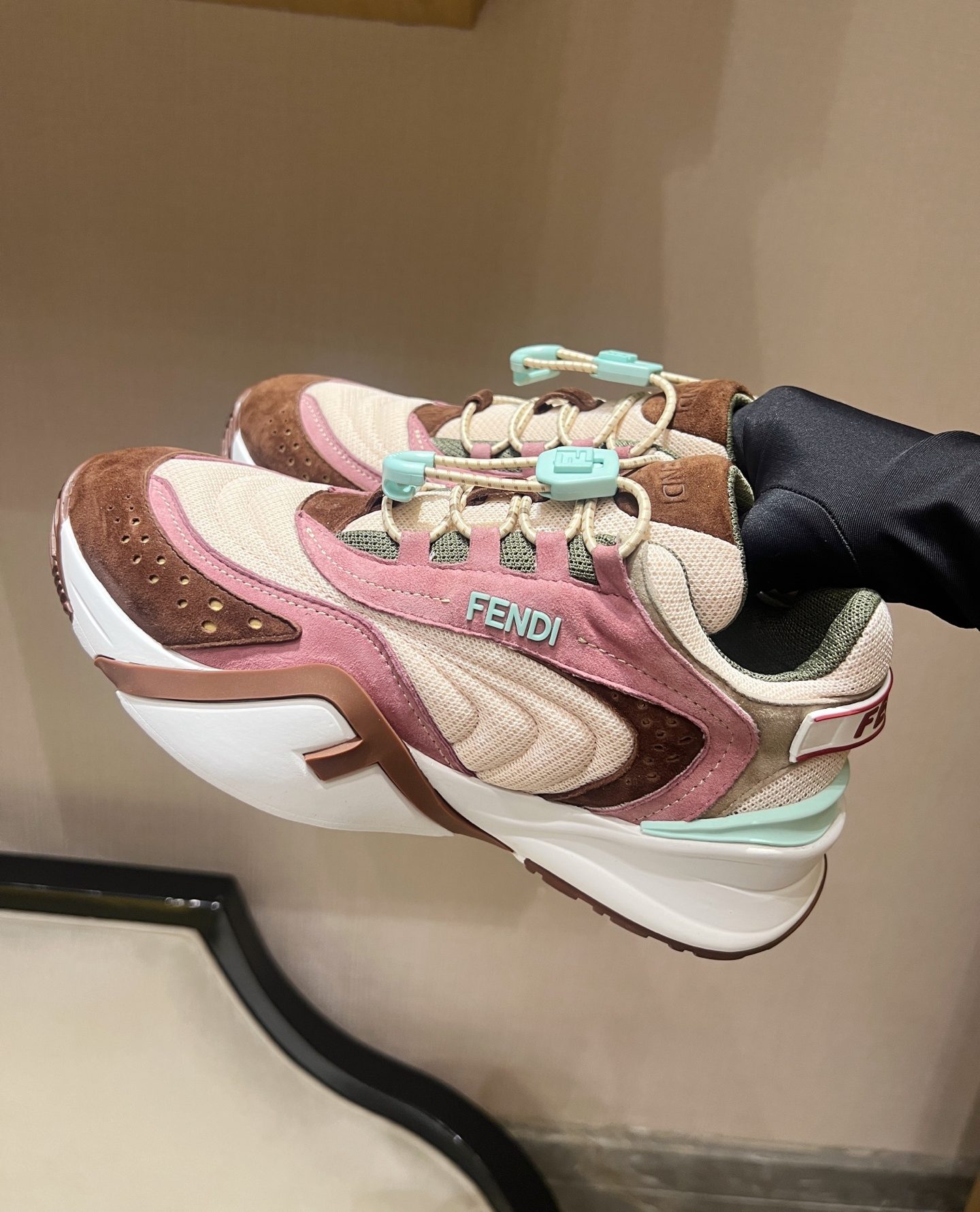 faf1a2c7 FEND1 Flow Sneakers - Image 1